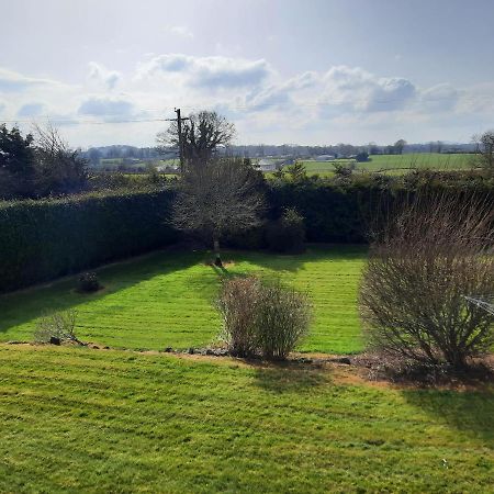4 Bedroom, 15 Min To Limerick City Quiet Retreat. Eksteriør bilde